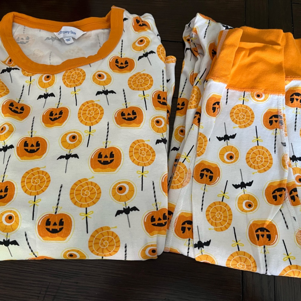 The Company Store Halloween PJS like new condition!!!